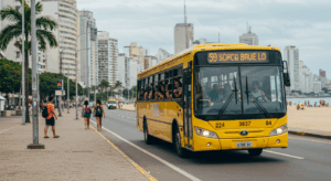 Transporte Público para as Praias de SP Ônibus e Alternativas